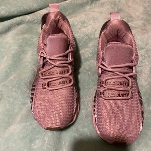 Brand new sneakers , size 6